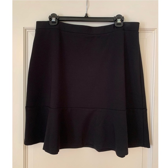 Black work skirt - Picture 1 of 3